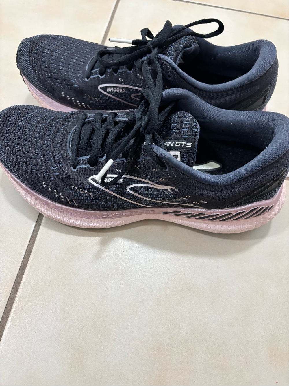 Brooks Womens Glycerin 19 Black Running Shoes size 10